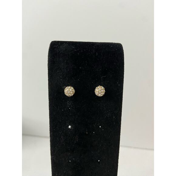Round stud earrings - Picture 1 of 3